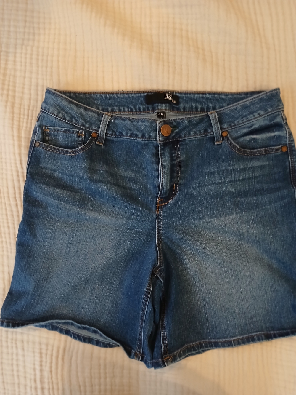 1822 Denim High-Rise Blue Jean Shorts